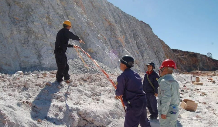 Emülsiyon patlayıcı kompozit plastik filmin avantajları